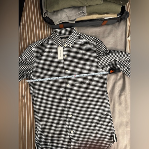 Bananana Republic Non Iron Slim Fit - Picture 2 of 9